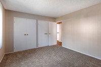 Silver Oak Apartments in Oceanside, CA - Building Photo - Building Photo