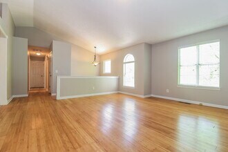523 White Pines Dr in Dallas, GA - Building Photo - Building Photo