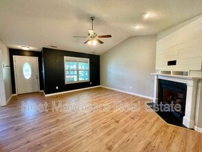 460 Derby Ln in Hope Mills, NC - Building Photo - Building Photo