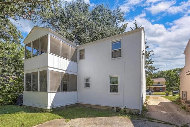 7524 Baltimore Ave in Kansas City, MO - Building Photo - Building Photo