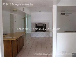 7724 E Tanque Verde Ln in Tucson, AZ - Building Photo - Building Photo