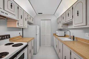 12416 FL A1AAlt in Palm Beach Gardens, FL - Building Photo