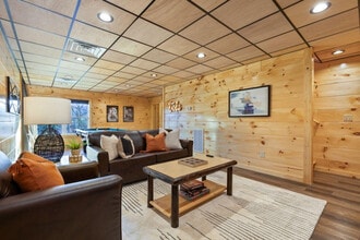 3936 Valley View Dr in Pigeon Forge, TN - Building Photo - Building Photo