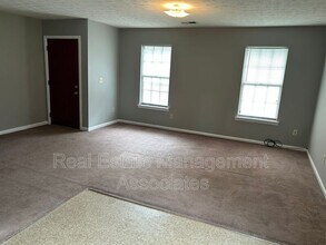 105 Ridge St in Locust Grove, GA - Building Photo - Building Photo