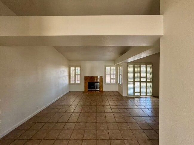 163 Cascade Dr in Henderson, NV - Building Photo - Building Photo