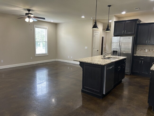 679 Cooper Square in Cookeville, TN - Building Photo - Building Photo