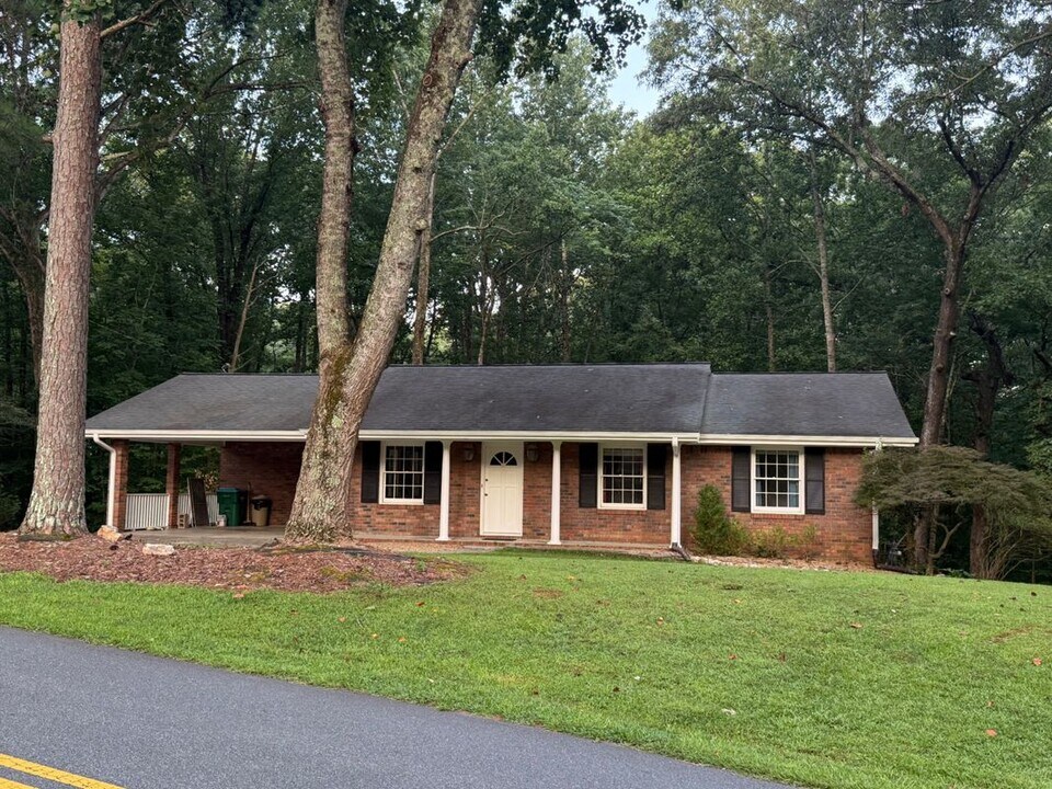500 Oakdale Rd in Canton, GA - Building Photo
