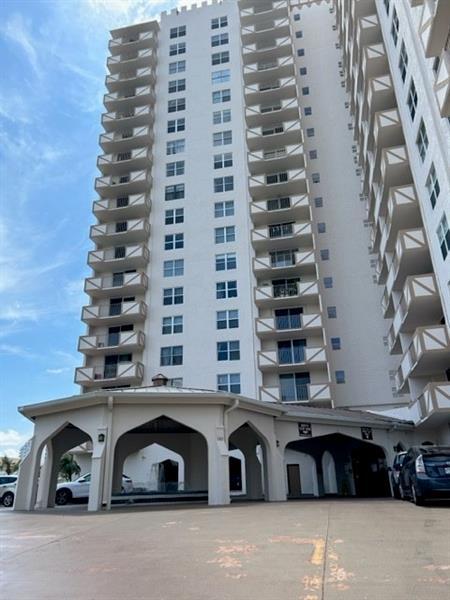 1865 S Ocean Dr, Unit 8N in Hallandale Beach, FL - Building Photo