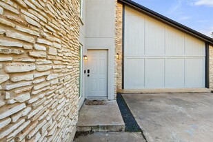 2002 Gabriel View Dr in Georgetown, TX - Foto de edificio - Building Photo