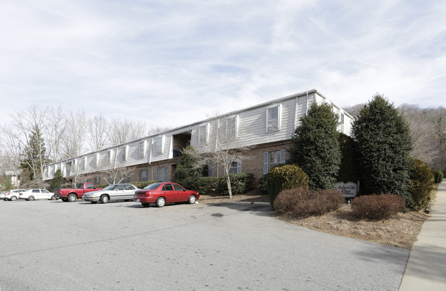 102 Furman Ave in Asheville, NC - Foto de edificio - Building Photo