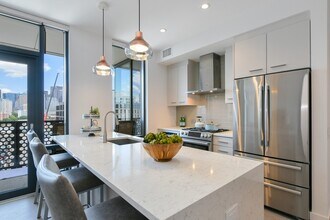 32 Traveler St, Unit 510 in Boston, MA - Building Photo - Building Photo