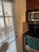 300 Madeira Ave in Coral Gables, FL - Building Photo - Building Photo