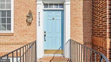 21753 Ladyslipper Sq in Ashburn, VA - Building Photo - Building Photo
