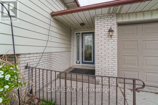 47 Reiner Crescent in Wellesley, ON - Building Photo - Building Photo