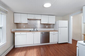 124 Washington Rd in Princeton, NJ - Building Photo - Building Photo