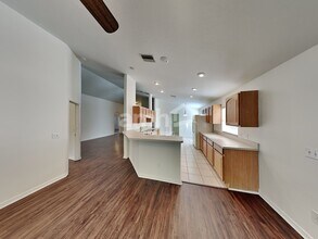 15004 Shaw Rd in Tampa, FL - Foto de edificio - Building Photo