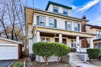 1054 Hunterdon St in Newark, NJ - Building Photo - Building Photo
