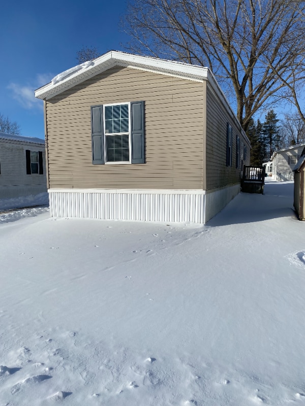 4038 Clement St in Milford, MI - Building Photo - Building Photo