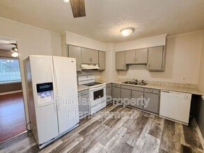 2821 E Cramer Dr in Fayetteville, NC - Building Photo - Building Photo