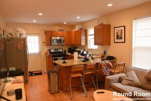 35 Pratt St, Unit 1 in Boston, MA - Building Photo