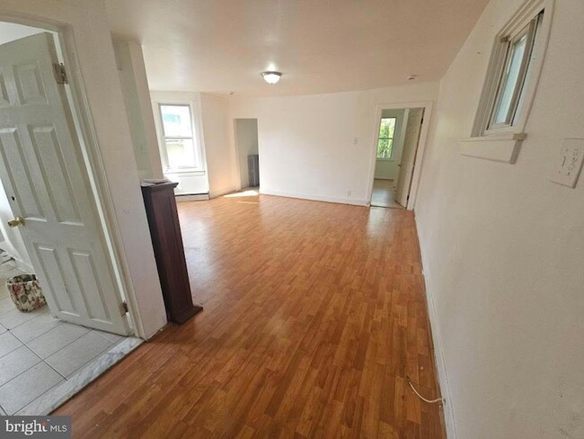 107 E County Line Rd in Ardmore, PA - Building Photo - Building Photo