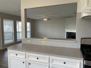 585 Warsaw Dr in Bayou Vista, TX - Building Photo - Building Photo