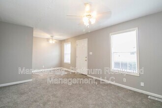 1608 Hannibal Dr in Oak Grove, KY - Building Photo - Building Photo