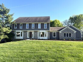 917 Whirlaway Dr in Union, KY - Building Photo