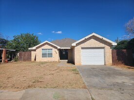 1119 E Hamby Ave in Midland, TX - Building Photo