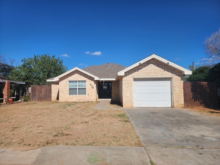 1119 E Hamby Ave in Midland, TX - Building Photo