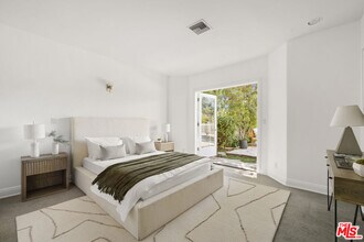 1939 Stradella Rd in Los Angeles, CA - Building Photo - Building Photo