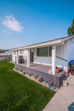 59 S 4th W, Unit 2 in Rexburg, ID - Foto de edificio - Building Photo