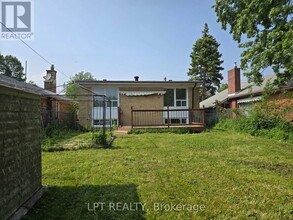 71 Deerfield Rd in Toronto, ON - Building Photo - Building Photo