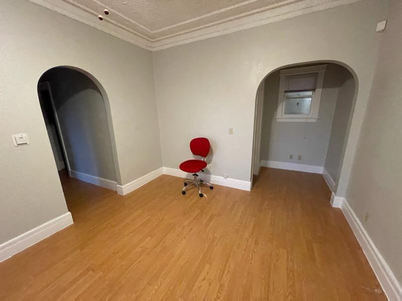 1074 E 33rd St in Oakland, CA - Building Photo