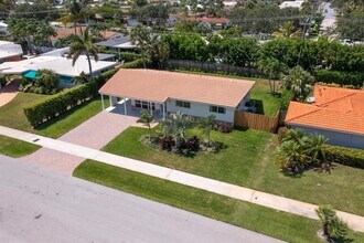 2051 NE 60th St in Fort Lauderdale, FL - Building Photo - Building Photo