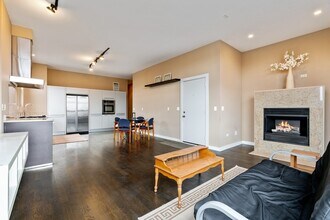 2414 W Grenshaw St in Chicago, IL - Building Photo - Building Photo