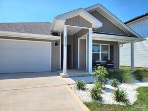 5379 Peach Dr in Milton, FL - Building Photo - Building Photo