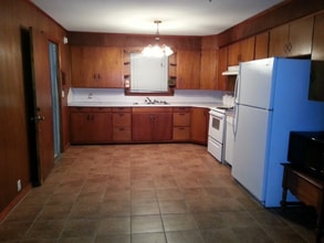 83 Old Springfield Rd in Quitman, AR - Foto de edificio - Building Photo