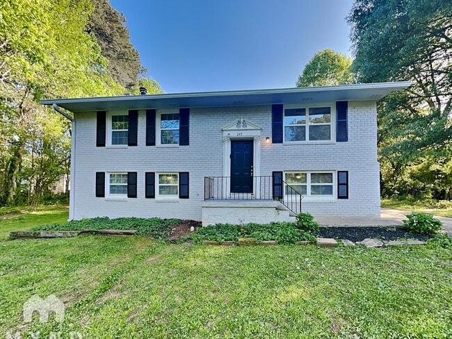 247 Roxbury Dr