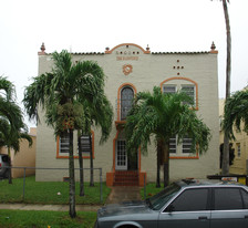 1752 SW 10th St Apartments