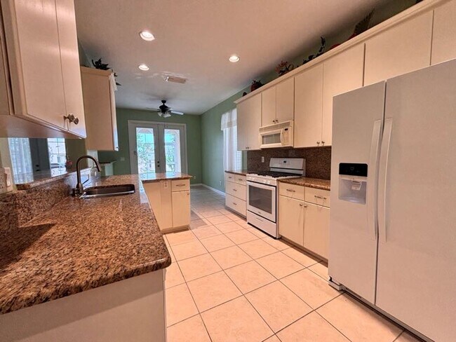 5446 Sea Leopard St in Tavares, FL - Building Photo - Building Photo