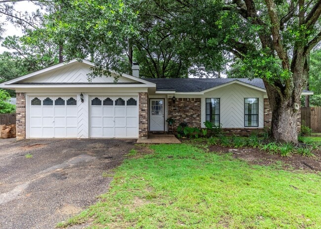 100 Straford Ct in Daphne, AL - Building Photo - Building Photo