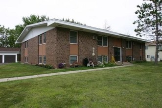 Spruce Manor Apartments in Annandale, MN - Building Photo - Building Photo