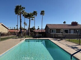 79700 Ave 42, Unit 7 in Bermuda Dunes, CA - Building Photo