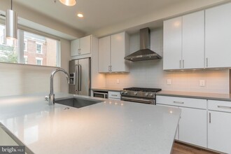 2337 Champlain St NW-Unit -103 in Washington, DC - Building Photo - Building Photo