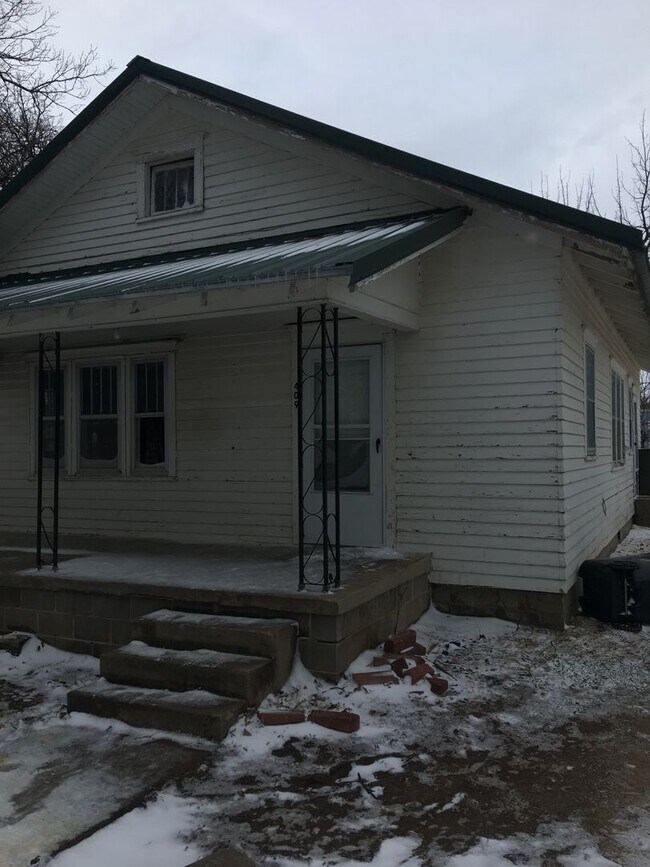 property at 409 SW 3rd St