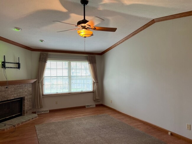 1111 Community Dr in Springfield, IL - Building Photo - Building Photo