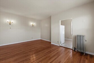 1934 E 74th St in Chicago, IL - Foto de edificio - Building Photo