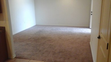 120 Limestone, Unit A in Clovis, NM - Foto de edificio - Building Photo