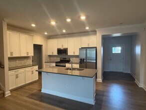 2214 Sugar Cone Way in Fuquay Varina, NC - Building Photo - Building Photo